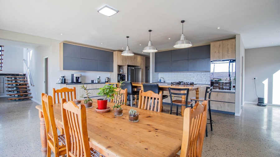 6 Bedroom Property for Sale in Vredenburg Western Cape